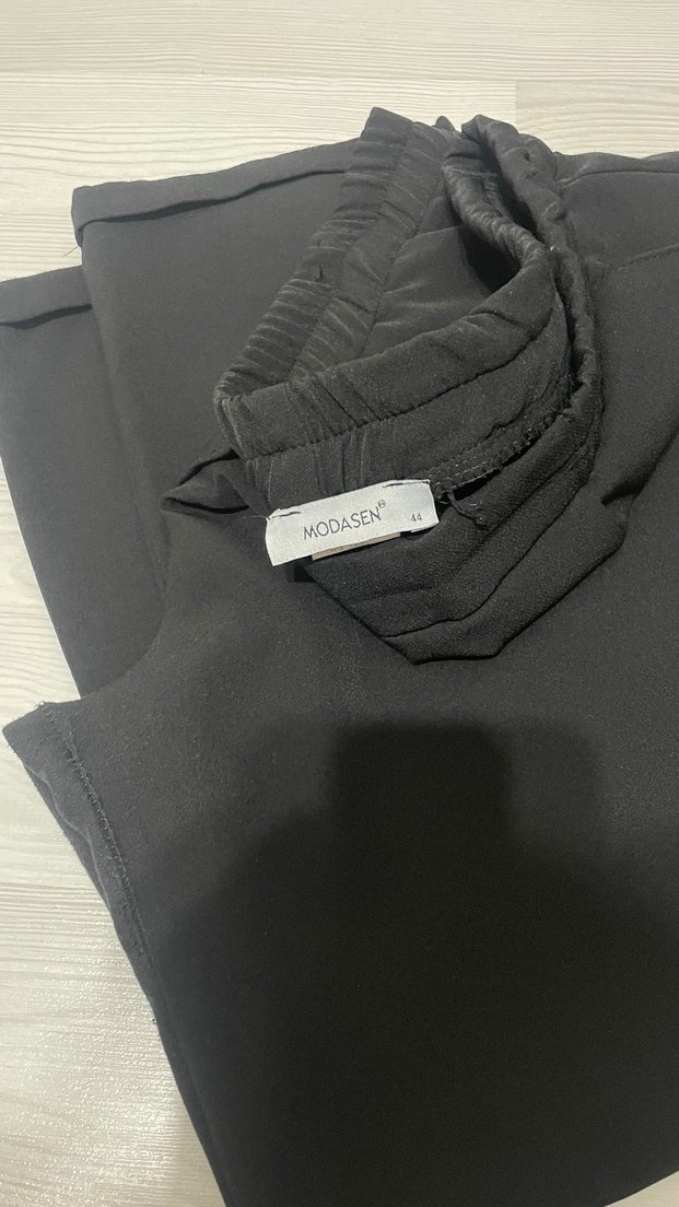 Kadın Siyah Kemerli Kumaş Pantolon - Görsel 2