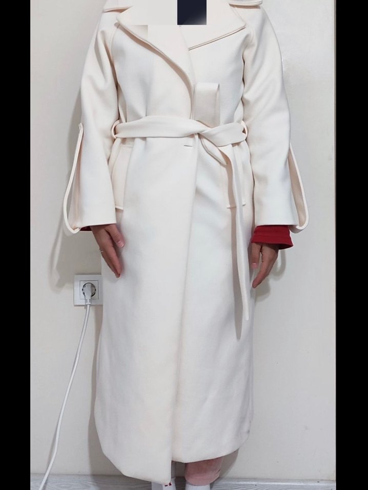 Düğmeli Beyaz Kadın Uzun Kaban - Görsel 4