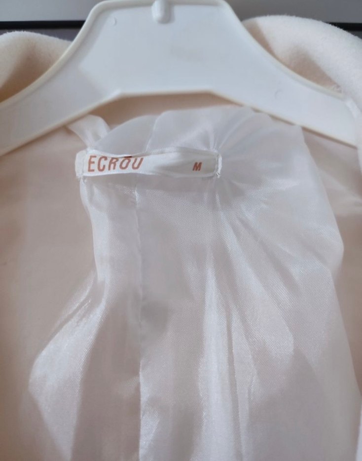 Düğmeli Beyaz Kadın Uzun Kaban - Görsel 2