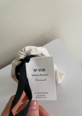 Stradivarius Watery Flowers Kadın Parfümü - Görsel 4