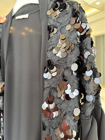 42 Beden Abaya