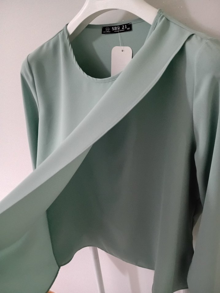 Yeşil Drapeli Kadın Bluz - Görsel 2