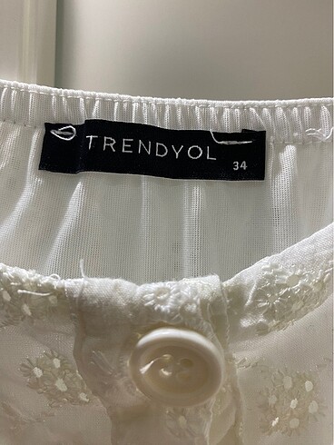 34 Beden Trendyol askılı kısa beyaz elbise