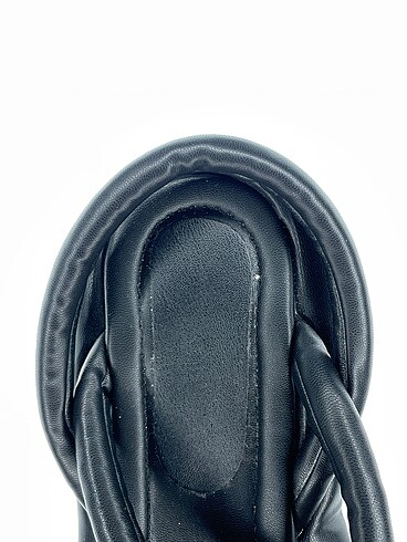 39 Beden siyah Renk PreLoved Sandalet %70 İndirimli.