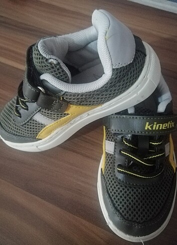 KİNETİX 26 NUMARA COCUK AYAKKABİ