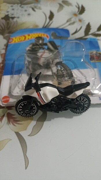  Beden Ducati DesertX