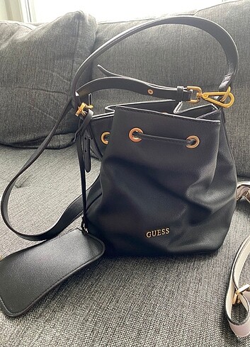 Guess Orjinal Guess siyah sırt ve kol çantası sıfır gibi hiç kullanılm