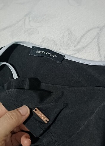 l Beden Beyaz pantolon siyah bluz kadın