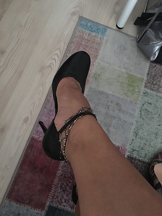 Topuklu olduğuna bakmayın çok rahat bir ayakkabı