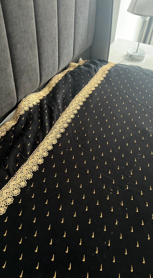 Siyah Düz Yatak Örtüsü - Görsel 3