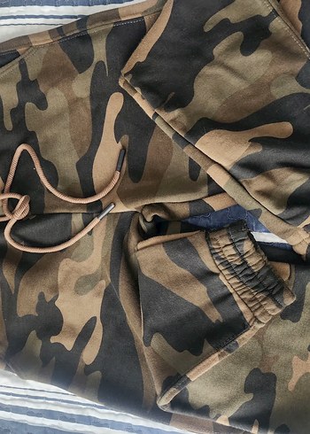 haki renk Kamuflaj Desenli Kadın Bol Kesim eşofman altı - Görsel 4