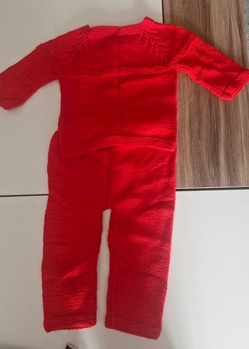 Parlak Kırmızı Örgü Bebek Kız Takımı - Görsel 2