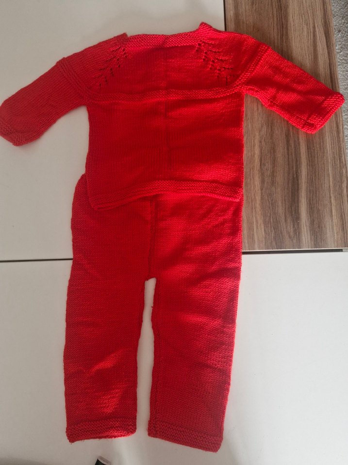 Parlak Kırmızı Örgü Bebek Kız Takımı - Görsel 2