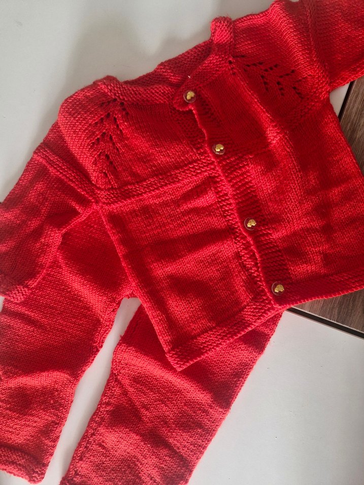 Parlak Kırmızı Örgü Bebek Kız Takımı - Görsel 4