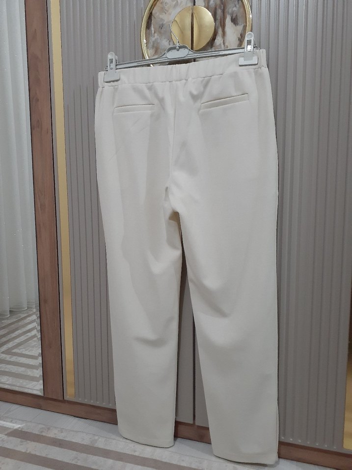 Düğmeli Beyaz Kadın Kumaş Pantolon - Görsel 3