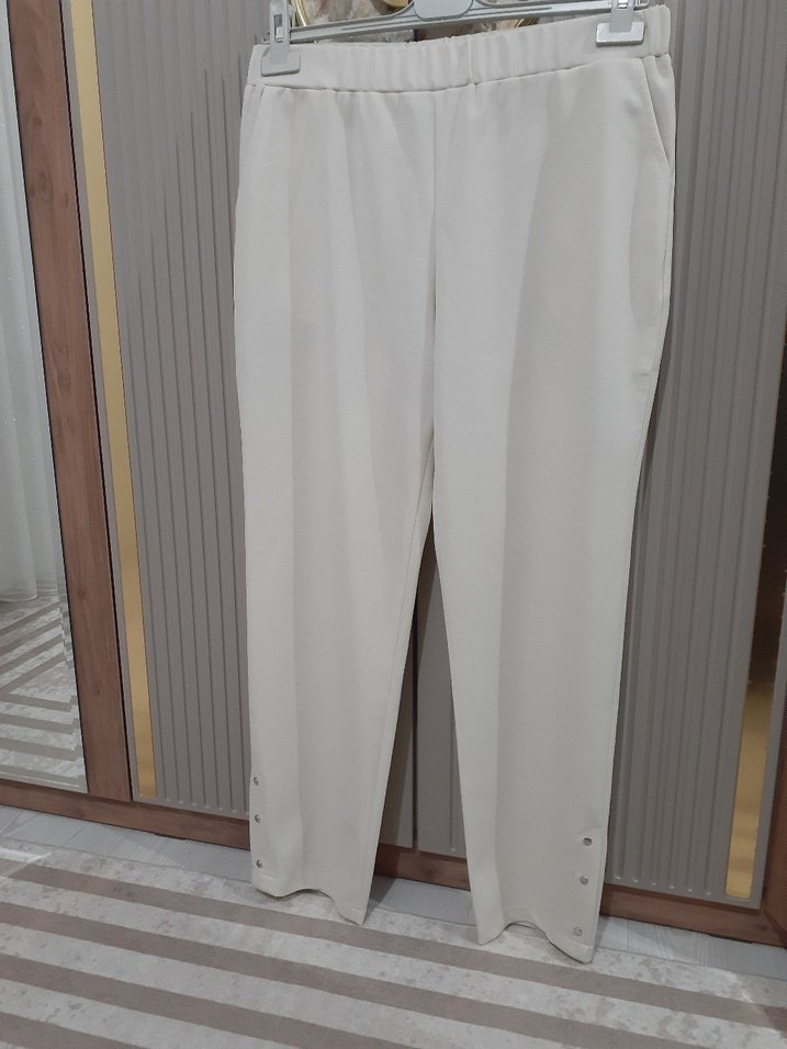 Düğmeli Beyaz Kadın Kumaş Pantolon - Görsel 2