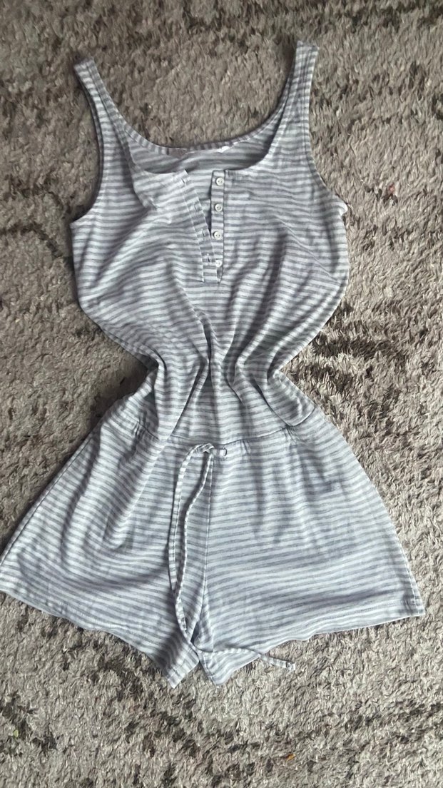 Gri Düğmeli Kolsuz Mini Tulum - Görsel 2