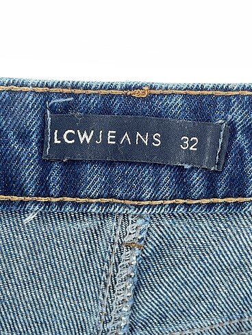 32 Beden mavi Renk LC Waikiki Jean / Kot %70 İndirimli.