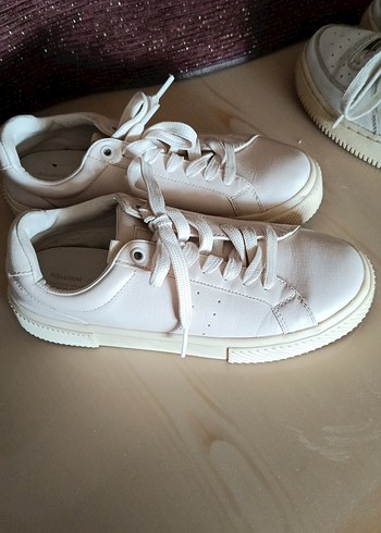 Pull and Bear Krem Kadın Spor Ayakkabı - Görsel 3