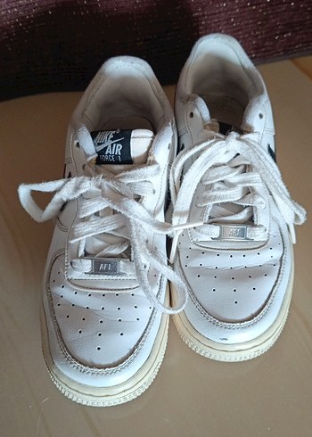 Beyaz Nike Air Force 1 Spor Ayakkabı - Görsel 2