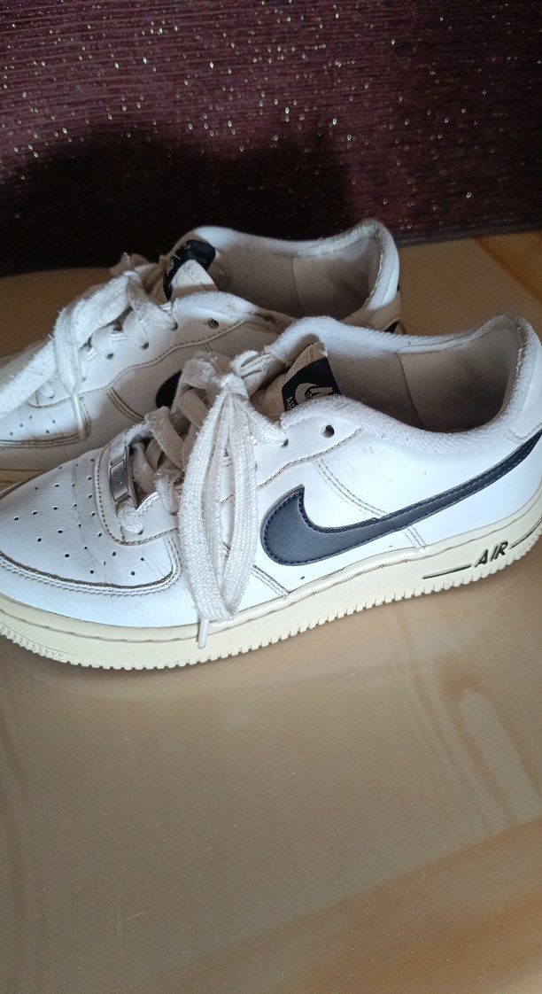 Beyaz Nike Air Force 1 Spor Ayakkabı - Görsel 4
