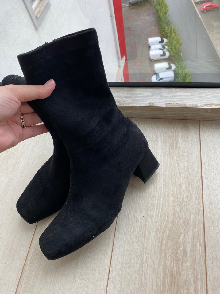 Siyah Süet İnce Topuklu Kadın Çizme - Görsel 2