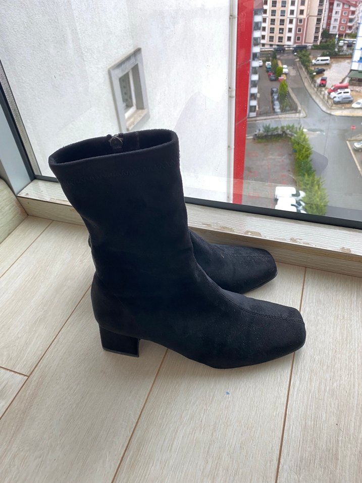 Siyah Süet İnce Topuklu Kadın Çizme - Görsel 3