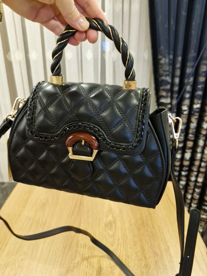 Siyah Deri Kapitone Kadın Çanta - Görsel 4