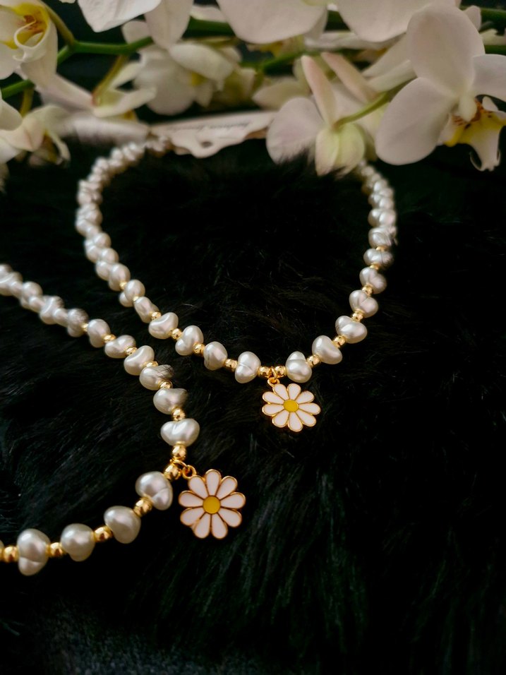 Beyaz Boncuklu Mini Papatya Kolye - Görsel 3