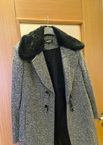 Kürk Yakalı Gri Kadın Kaban - Görsel 5