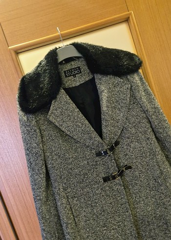 Kürk Yakalı Gri Kadın Kaban - Görsel 13