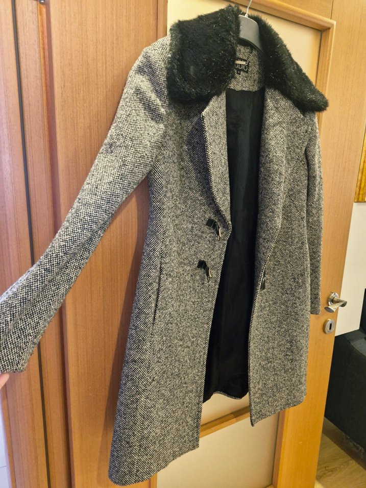 Kürk Yakalı Gri Kadın Kaban - Görsel 4