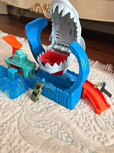  Beden Renk Hot Wheels Robotik Köpek Balığı Renk Değiştiren Oyun Seti