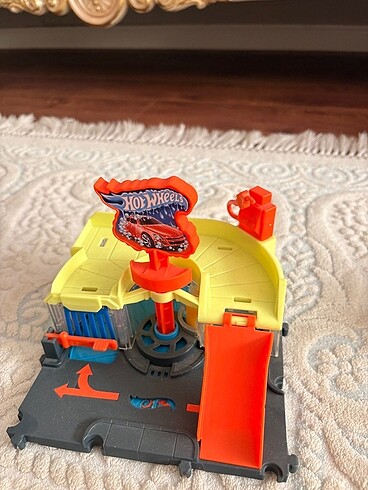  Beden Hot Wheels Şehir Hayatı Serisi Araba Yıkama