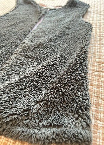 Kız Çocuk Gri Kürklü Kolsuz Yelek - Görsel 3