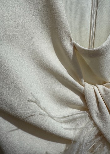 Drapeli Beyaz Mini V Yaka Elbise - Görsel 5