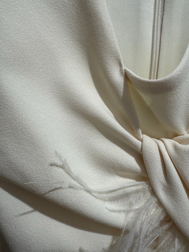 Drapeli Beyaz Mini V Yaka Elbise - Görsel 5