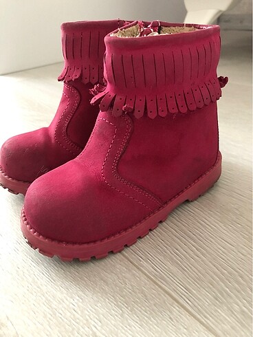 24 Beden pembe Renk Yeni gibi deri kız çocuk bot 24 numara