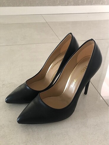 Hiç giyilmemiş stiletto 37 numara