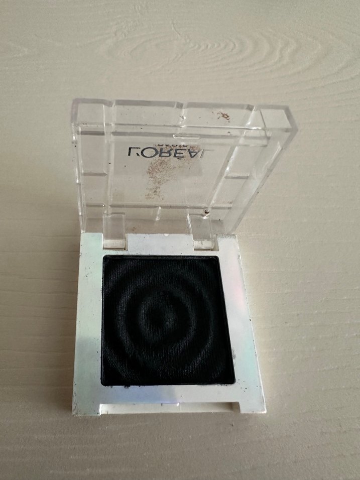 L'Oréal Siyah Göz Farı - Görsel 2