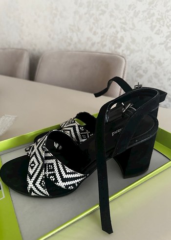Topuklu sandalet - Görsel 2