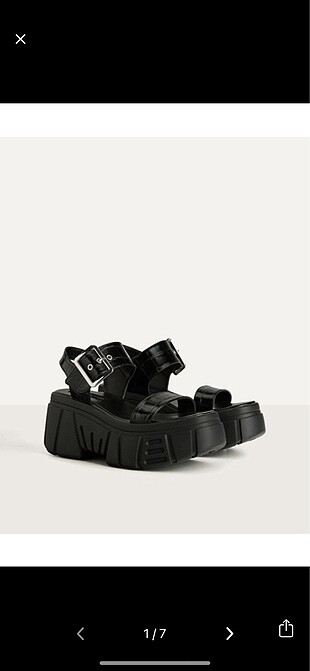 Bershka kalın taban platform sandalet