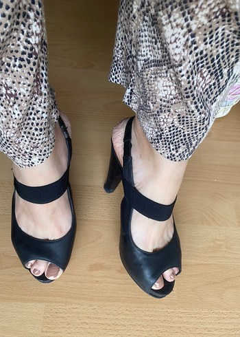 Siyah Kemerli Strappy Topuklu Ayakkabı - Görsel 2