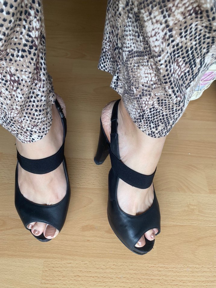 Siyah Kemerli Strappy Topuklu Ayakkabı - Görsel 2