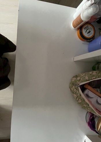 Beden Beyaz Çok Amaçlı Raflı Masa