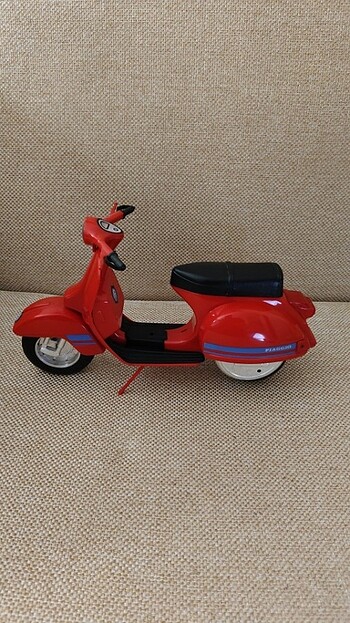 Beden Renk Vespa piaggio 1:18