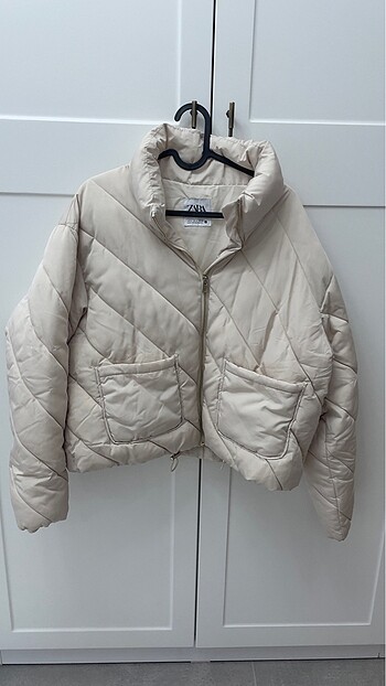 Zara Mont