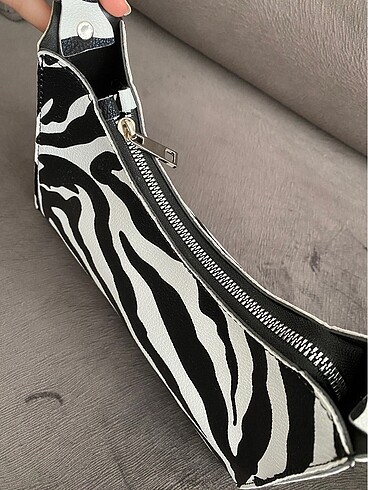 Beden Housebags Zebra Desenli Çanta