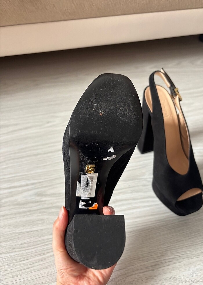 Siyah topuklu ayakkabı - Görsel 4