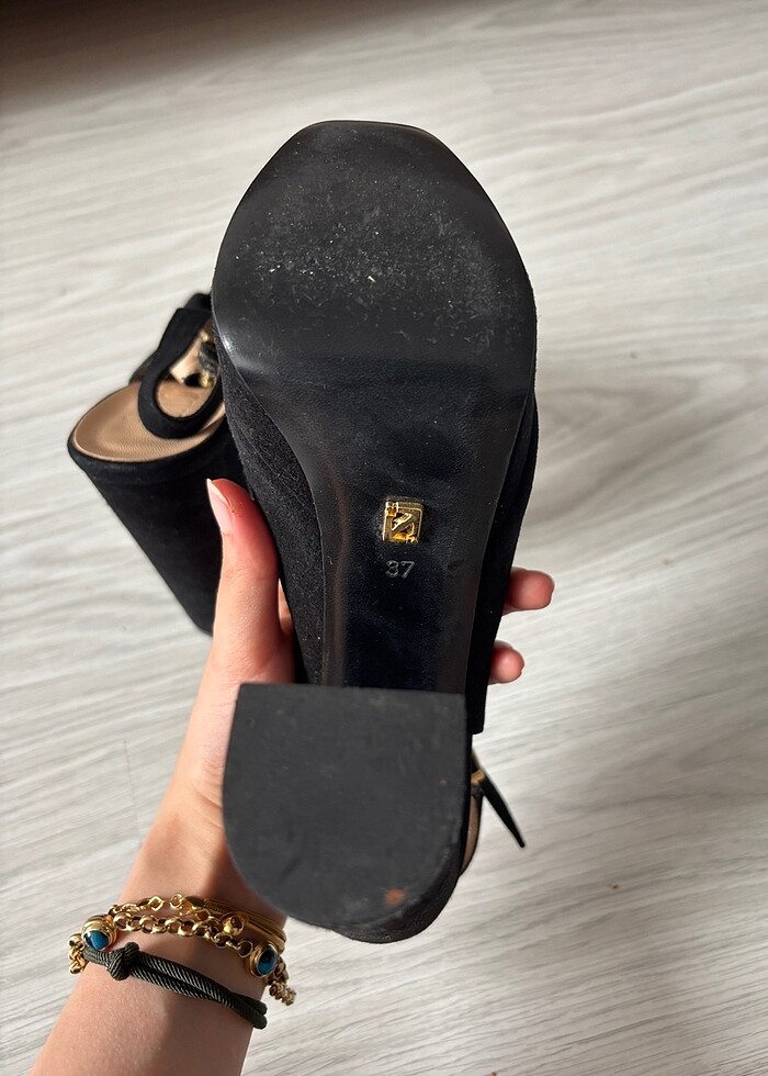 Siyah topuklu ayakkabı - Görsel 5